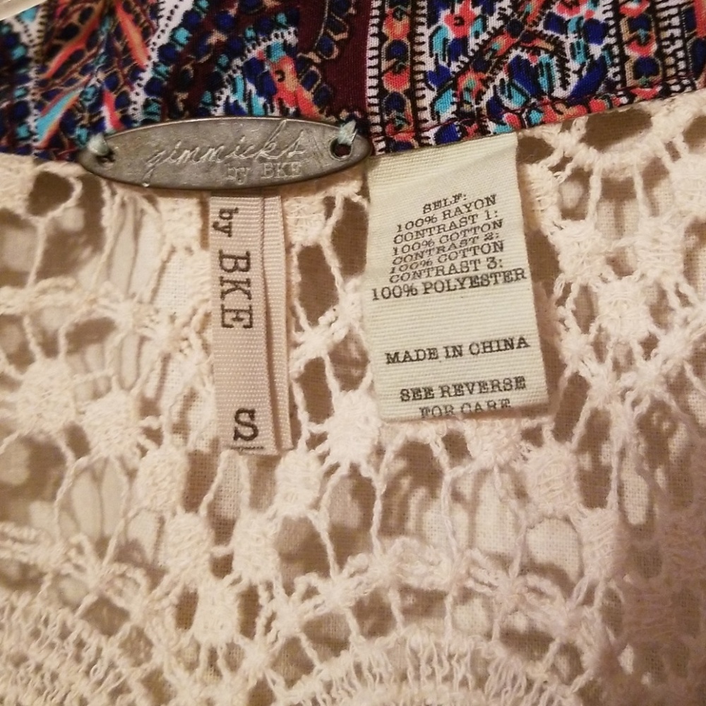 Beautiful Hi-Lo Top - Picture 3 of 4